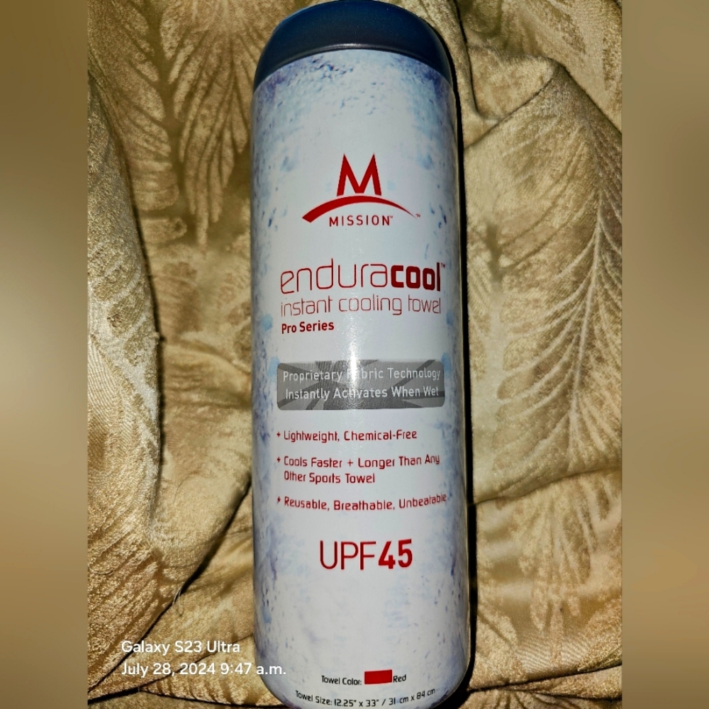 Mission Enduracool Instant cooling Towel, UPF 45, 31x84 cm, Red, New!
